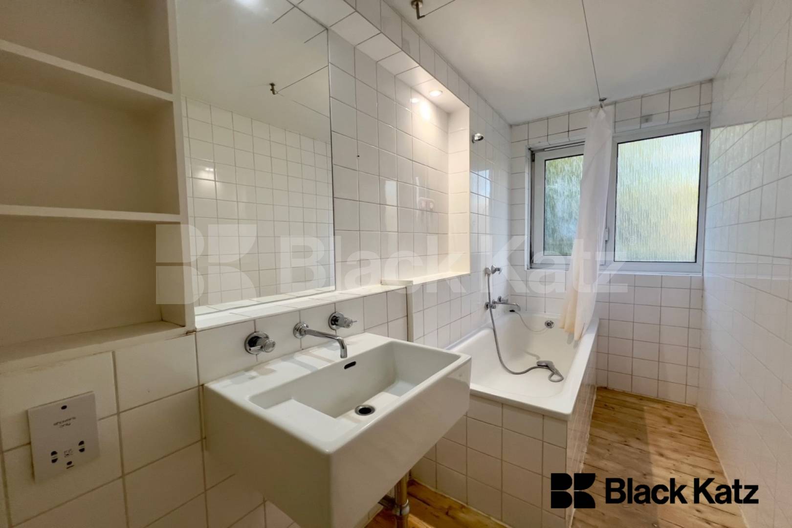 Charming private garden with wooden floors throughout  Cluny Estate , London bridge